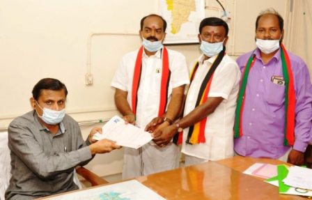 குன்னத்தில் அமமுக வேட்பாளர் எஸ்.கார்த்திகேயன் வேட்பு மனு தாக்கல்