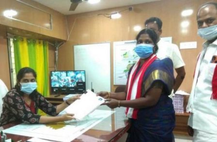 இந்திய ஜனநாயக கட்சி சார்பில் பெரம்பலூர் தொகுதிக்கு சசிகலா கூட்டணி கட்சியினருடன் வேட்பு மனு