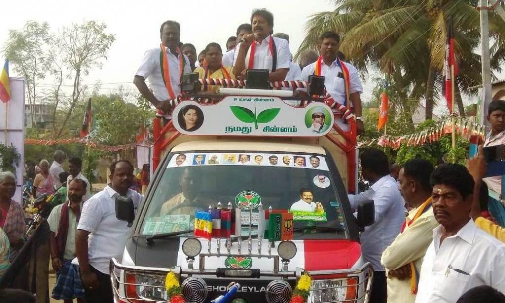 குன்னம் அதிமுக வேட்பாளர் ஆர்.டி.ராமச்சந்திரன் தேர்தல் பிரச்சாரத்தை தொடங்கினார்: பெண்கள் ஆரத்தி எடுத்து உற்சாக வரவேற்பு!