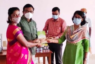பெரம்பலூர் கலெக்டர் அலுவகத்தில் பணிபுரிவேர்களுக்கு கபசுர குடிநீர்!