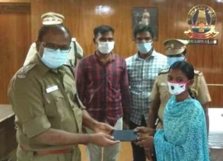 காணமல் போன 131 செல்போன்களை கண்டுபிடித்த சைபர் கிரைம்: உரியவர்களிடம் ஒப்படைத்தார் எஸ்.பி மணி