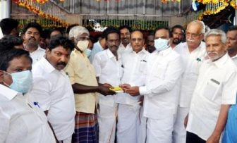 கலைஞரின் 98- வது பிறந்த நாளை முன்னிட்டு, கொரோனா தடுப்பு முன் களப்பணியாளர்களுக்கு பெரம்பலூரில் ரூ. 3 லட்சம் நிவாரண உதவிகள் வழங்கினார் ஆ.இராசா எம்.பி!