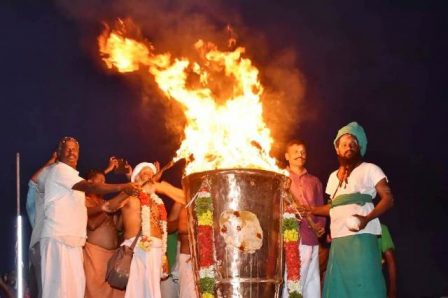 கார்த்திகை தீப திருவிழா; பெரம்பலூர் அருகே உள்ள பிரம்மரிஷி மலையில் மகாதீபம் ஏற்றப்பட்டது!