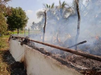 பெரம்பலூர் அருகே ஆளில்லாத போது எரிந்து நாசமான வீடு: போலீசார் விசாரணை!