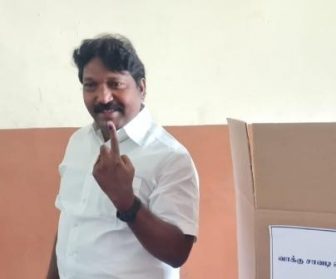 பெரம்பலூர் எம்.எல்.ஏ., பிரபாகரன் வாக்கு பதிவு செய்தார்!