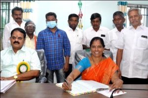 பெரம்பலூர் மாவட்டத்தில் இன்று 1 நகராட்சி 4 பேரூராட்சி தலைவர்கள், துணைத் தலைவர்கள் பதவி ஏற்றுக் கொண்டனர். 