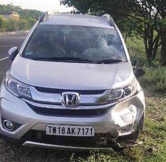 பெரம்பலூர் அருகே கார், ஸ்கூட்டி மீது மோதல்: பெண் பலி! மற்றொருவர் காயம்!!