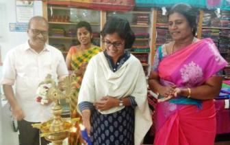 பெரம்பலூர் கோ-ஆப் டெக்ஸ் தீபாவளி சிறப்பு விற்பனை: கலெக்டர் தொடங்கி வைத்தார்!