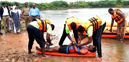 பேரிடர் கால முன்னெச்சரிக்கை நடவடிக்கைகள் குறித்த ஒத்திகை நிகழ்ச்சி, பெரம்பலூர் அருகே நடந்தது: கலெக்டர் கலந்து கொண்டார்.