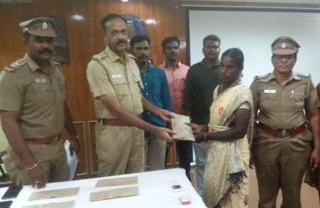 சுமார் ரூ. 10 லட்சம் மதிப்பிலான பொருட்களை உரியவர்களுக்கு மீட்டு கொடுத்த பெரம்பலூர் சைபர் க்ரைம் போலீசார்!