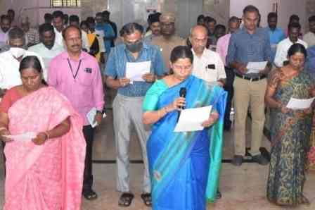 கொத்தடிமை தொழிலாளர் முறை ஒழிப்பு உறுதிமொழி: பெரம்பலூரில் கலெக்டர் தலைமையில் ஏற்பு!
