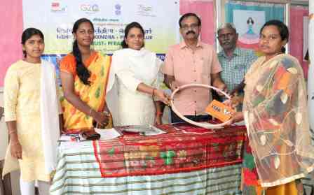 பெரம்பலூர் நேரு யுவகேந்திரா, ஹோப் டிரஸ்ட் மூலம் தொழில் முனைவோர் பயிற்சி பெற்ற பெண்களுக்கு சான்றிதழ், உபகரணங்கள் வழங்கல்!
