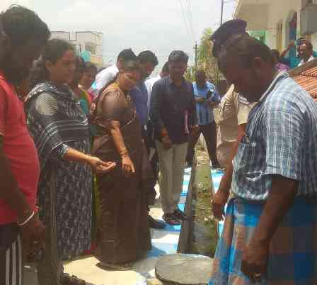 கிராம சபை கூட்டம்: மக்களோடு மக்களாக வீதி வீதியாக சென்று குறைகளை சரிசெய்ய அதிகாரிகளுக்கு அறிவுறுத்திய பெரம்பலூர் கலெக்டர்!