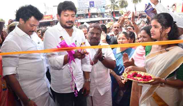 பிளஸ் 2 தமிழ் பாடத்தேர்வை எழுத முடியாத மாணவர்களுக்கு மீண்டும் மறுத்தேர்வு : அமைச்சர் உதயநிதி தகவல்!