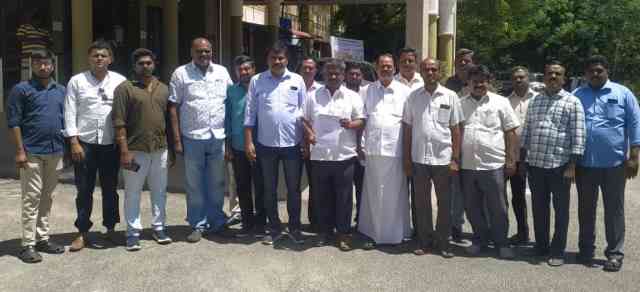 பெரம்பலூர் மாவட்டத்தில் கல் குவாரிகளை ஏலம் விடக் கோரி கலெக்டரிடம் மனு!