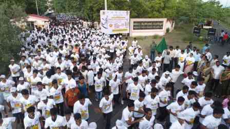 பெரம்பலூரில் மஞ்சப்பை விழிப்புணர்வு மாரத்தான் ஓட்டம்: கலெக்டர் கற்பகம் தொடங்கி வைத்தார்!