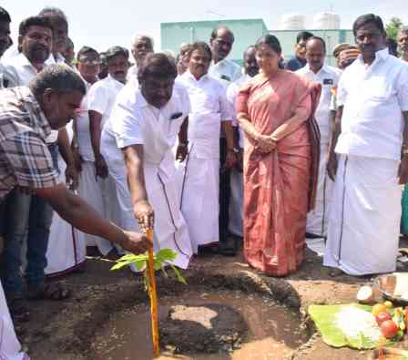பெரம்பலூர் அருகே ரூ. 4.42 கோடியில் திட்டப் பணிகளுக்கு அமைச்சர் சிவசங்கர் தொடங்கி வைத்தார்.