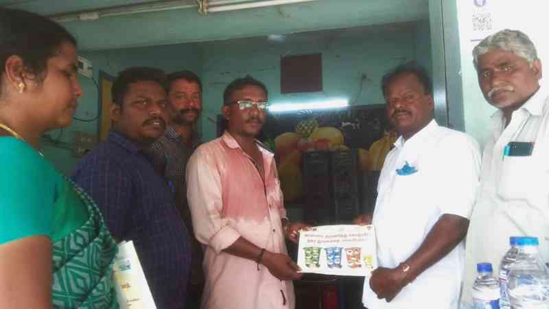 குப்பைகளை தரம் பிரித்து தரக் கோரி பெரம்பலூர் நகராட்சி ஊழியர்கள் கடைகளில் விழிப்புணர்வு பிரச்சாரம்!