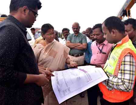 திருச்சி – சென்னை தேசிய நெடுஞ்சாலையில் உயர் மட்டப் பாலம், ஓட்டுநர்களுக்கான ஓய்விடம் அமையும் இடத்தை ஆய்வு செய்தார் பெரம்பலூர் கலெக்டர்!