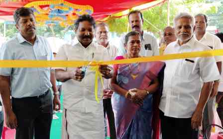 பெரம்பலூர் கூட்டுறவு துறை பட்டாசு கடை தீபாவளி சிறப்பு விற்பனையை எம்.எல்.ஏ பிரபாகரன் தொடங்கி வைத்தார்!