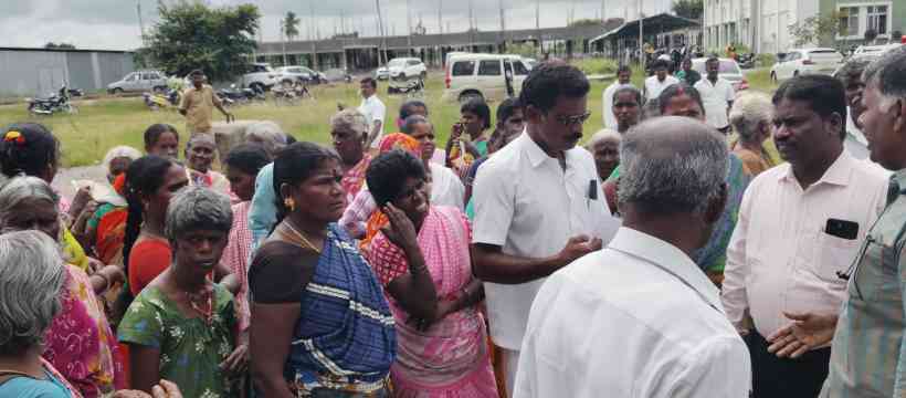 பெரம்பலூர்: அடிப்படை வசதிகள் செய்து தருவதில் பாகுபாடு; தொல்.திருமாவளவன் எம்.பி தலையிட தொகுதி பெண்கள் கோரிக்கை!