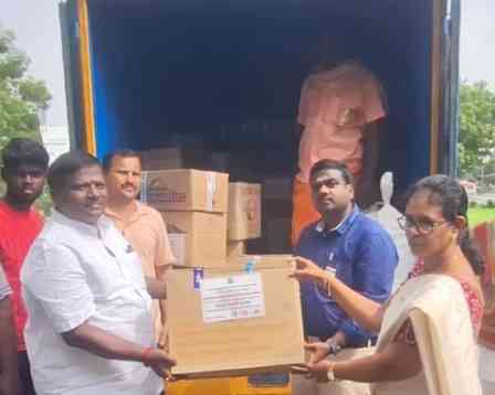 பெரம்பலூர் ஆண்டிமுத்து சின்னப்பிள்ளை டிரஸ்ட் சார்பில் சென்னையில் புயல் மழையால் பாதிக்கப்பட்டவர்களுக்கு ரூ. 1 லட்சம் மதிப்பில் நிவாரண பொருட்கள்!