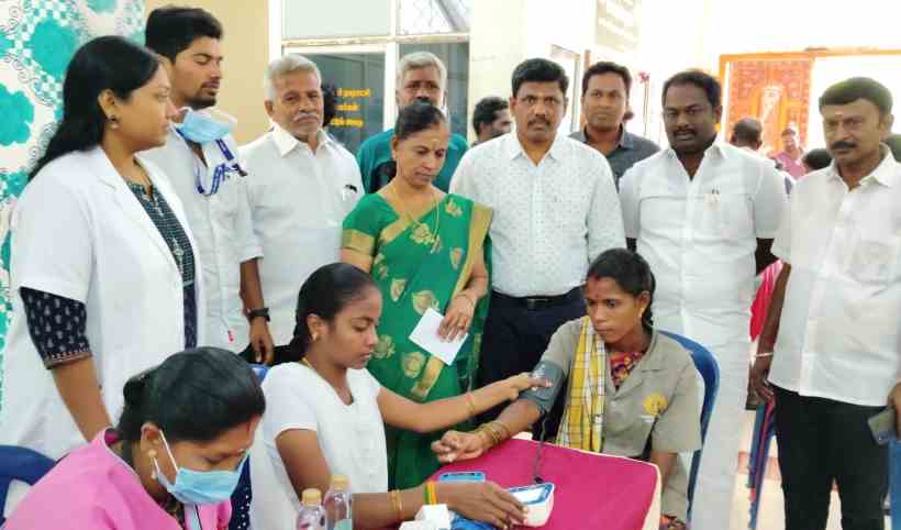 பெரம்பலூர்: நகராட்சி தூய்மை பணியாளர்களுக்கு மருத்துவ பரிசோதனை முகாம் தலைவர் அம்பிகா ராஜேந்திரன் தலைமையில் நடந்தது!