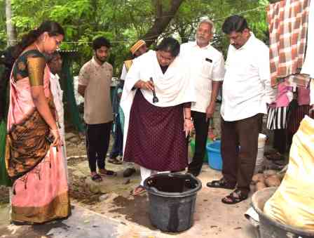 பெரம்பலூர் நகராட்சியின் டெங்கு கொசு ஒழிப்பு பணிகளை இன்று காலை ஆய்வு செய்தார், கலெக்டர் கற்பகம்!