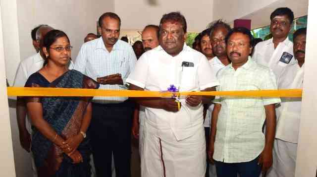பெரம்பலூர்: குன்னம் தொகுதியில், அமைச்சர் சிவசங்கர் ரூ.3.44 கோடியில் திட்டப் பணிகளுக்கு அடிக்கல் நாட்டி, முடிவுற்ற பணிகளை தொடங்கி வைத்தார்.