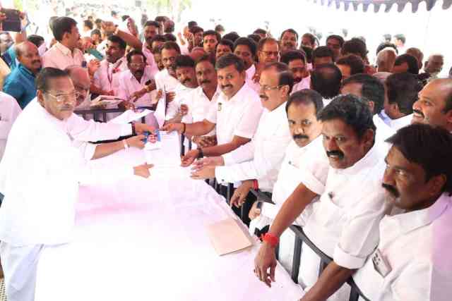 பெரம்பலூர் எம்.பி தொகுதிக்கு திமுக சார்பில் போட்டியிட கே.என்.அருண் நேரு விருப்ப மனு!