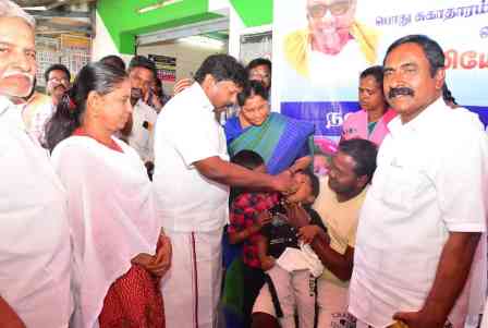 பெரம்பலூர்: 43,442 குழந்தைகளுக்கு போலியோ சொட்டு மருந்து வழங்கும் பணி இன்று நடந்தது!