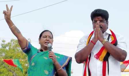 பொய் சொன்ன முதலமைச்சரை, தகுதியில்லா முதலமைச்சர் என சொல்லலாமா? பெரம்பலூர் பிரச்சாரத்தில் பிரேமலதா கேள்வி?