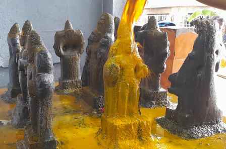 பெரம்பலூரில், குரு பெயர்ச்சி விழாவை முன்னிட்டு குருபகவான் உள்ளிட்ட நவக்கிரக மூர்த்திகளுக்கு அபிஷேகம்!