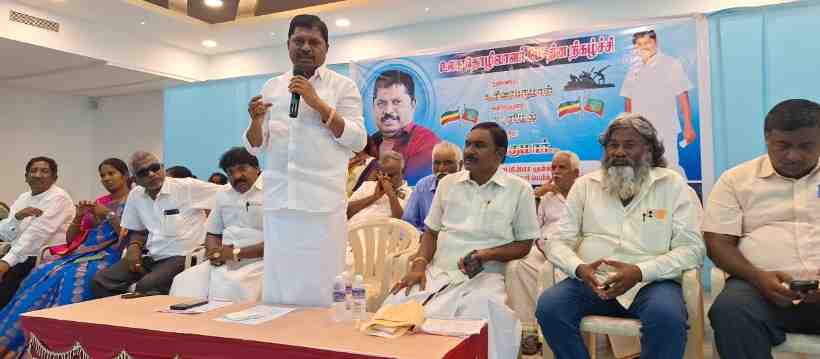பெரம்பலூர்: வெப்ப அலை – கட்டுமான தொழிலாளர்களுக்கு மதியம் 12 முதல் 3 மணி வரை ஓய்வளிக்க நடவடிக்கை ; வாரியத் தலைவர் பொன்.குமார் தகவல்!