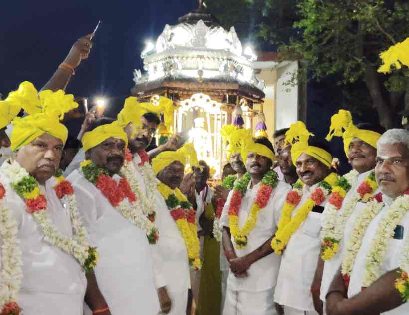 அதிமுக: E.P.S., பிறந்த நாள்; பெரம்பலூர் மாவட்ட செயலாளர் தமிழ்ச்செல்வன் தலைமையில், சிறப்பு பூஜை, தங்கத் தேர் இழுத்து, அன்னதானம்!