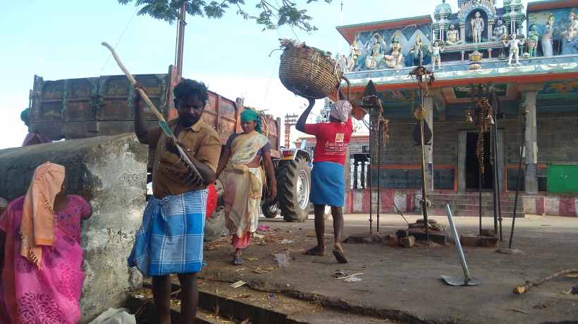 பெரம்பலூர் கலெக்டர் கற்பகம் உத்தரவு: செட்டிகுளம் தண்டாயுதபாணி கோயில் வளாகத்தில் தூய்மை பணி இன்று காலை நடந்தது!