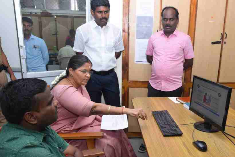 பெரம்பலூர்: வாக்கும் எண்ணும் மையத்தில், பணியாற்றும் பணியாளர்கள் ரேண்டமைஸ் முறையில் தேர்வு!