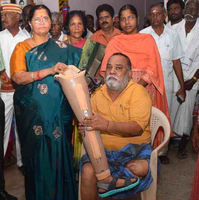 பெரம்பலூரில், மக்கள் குறைதீர்க்கும் நாள் கூட்டம்; ரூ.6.27 லட்சம் மதிப்பிலான நலத்திட்ட உதவிகளை கலெக்டர் வழங்கினார்.