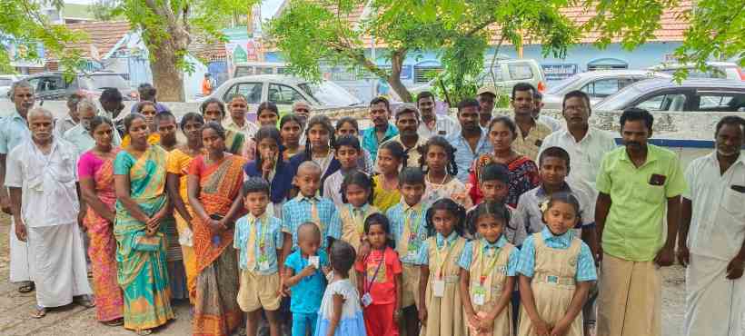 பெரம்பலூர்: பாதை வசதி கோரி பள்ளி மாணவர்கள் சார் ஆட்சியரிடம் பெற்றோர்களுடன் வந்து மனு!