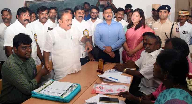 பெரம்பலூர்: தனியார் வேலைவாய்ப்பு முகாம்: 20 ஆயிரம் பணியிடங்களுக்கு 4232 பேர்கள் வருகை ; 522 பேர்களுக்கு அமைச்சர் கணேசன் பணி ஆணைகளை வழங்கினார்!