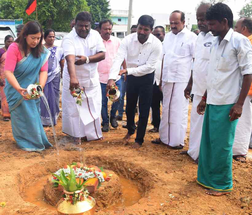 பெரம்பலூர்: ரூ. 4.55 கோடியில் முடிந்த பணிகளை தொடங்கி வைத்தும், புதிய பணிகளுக்கு அடிக்கல் நாட்டினார் அமைச்சர் சிவசங்கர்!