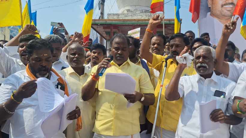 பெரம்பலூர்: வன்னியர்களுக்கு இடஒதுக்கீடு வழங்காததை கண்டித்து தொடர் முழக்க போராட்டம்!