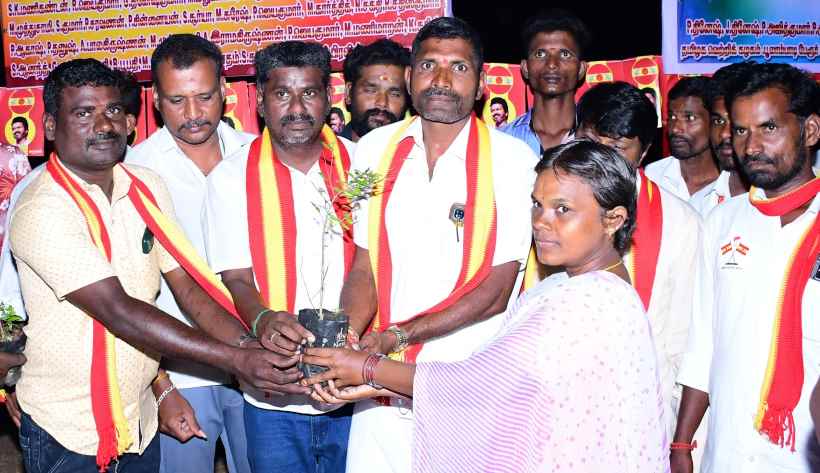 பெரம்பலூர்: பூலாம்பாடியில், தமிழக வெற்றிக் கழகத்தின் 13 கிளைகள் திறப்பு! மரக்கன்றுகள் வழங்கினர்!!