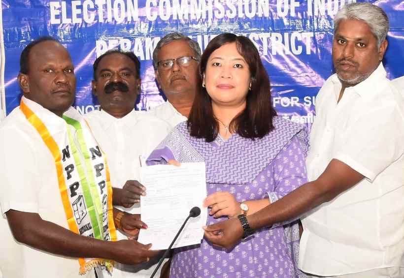பெரம்பலூர்: இறுதி வாக்காளர் பட்டியல்; அரசியல் கட்சியினர் முன்னிலையில் கலெக்டர் வெளியிட்டார்!