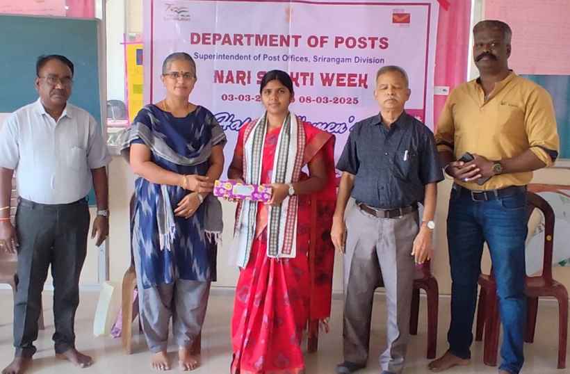 பெரம்பலூர்: மகளிர் தினத்தை முன்னிட்டு, ஹோப் டிரஸ்ட் இயக்குனர் திவ்யா செல்வத்திற்கு இந்திய அஞ்சல் துறை சார்பில் பாராட்டு!