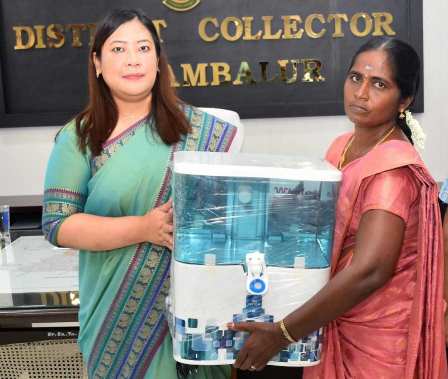 பெரம்பலூர்: விருப்ப நிதியிலிருந்து 10 அரசு மகளிர் விடுதிகளுக்கு குடிநீர் சுத்திகரிப்பான் கருவிகளை வழங்கினார் கலெக்டர்!