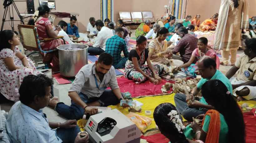 பெரம்பலூர்: சிறுவாச்சூர் மதுரகாளியம்மன் கோயில் உண்டியல் காணிக்கை ரூ.37.44 லட்சம் வசூல்!