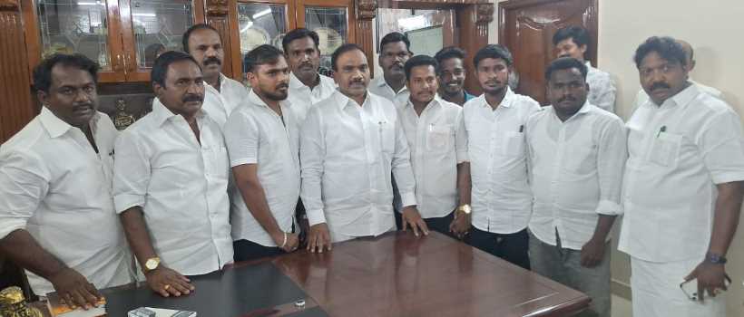பெரம்பலூர்: புதிதாக நியமனமான திமுக ஒன்றிய, நகர, பேரூர் இளைஞர் அணி அமைப்பாளர்கள், துணை அமைப்பாளர்கள், துணைப் பொதுச் செயலாளர் ஆ.ராஜா. எம்.பி.யிடம் வாழ்த்து பெற்றனர்!