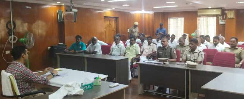 பெரம்பலூர்: சித்திரை முழுநிலவு வன்னியர் இளைஞர் பெருவிழா மாநாட்டிற்கு செல்வோருடன் போலீஸ் ஆலோசனை!