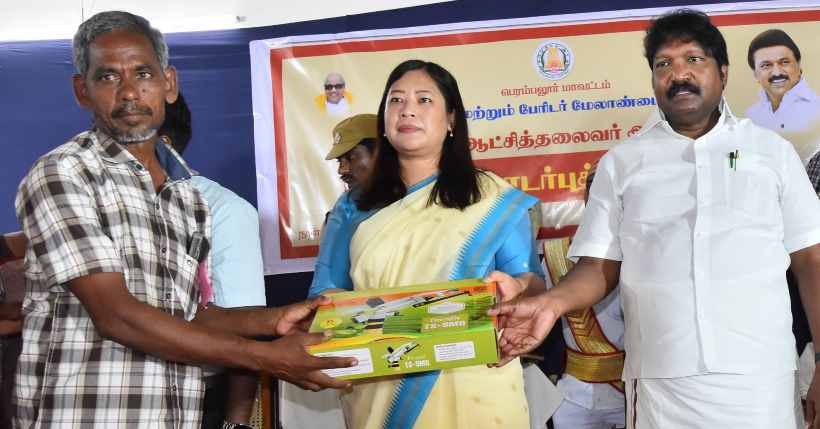 பெரம்பலூர்: மக்கள் தொடர்புத் திட்ட முகாம்; ரூ.2.32 கோடியில் நலத்திட்ட உதவிகள்; கலெக்டர் வழங்கினார்!